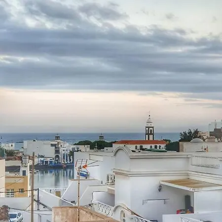 Apartment 3 Bedrooms Seaview In Historical Center