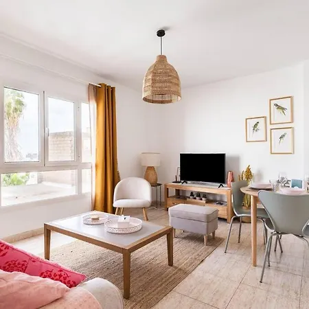 Apartment 3 Bedrooms Seaview In Historical Center *