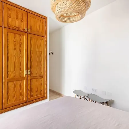 Apartment 3 Bedrooms Seaview In Historical Center